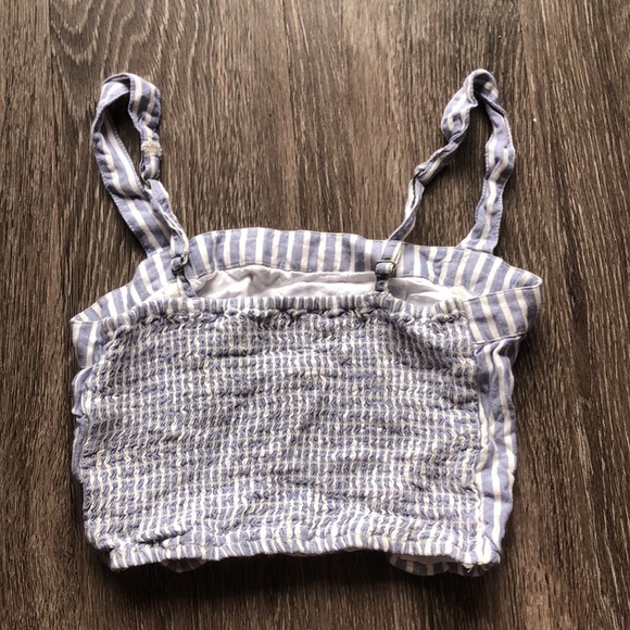 Hollister Crop Top - Picture 2 of 6